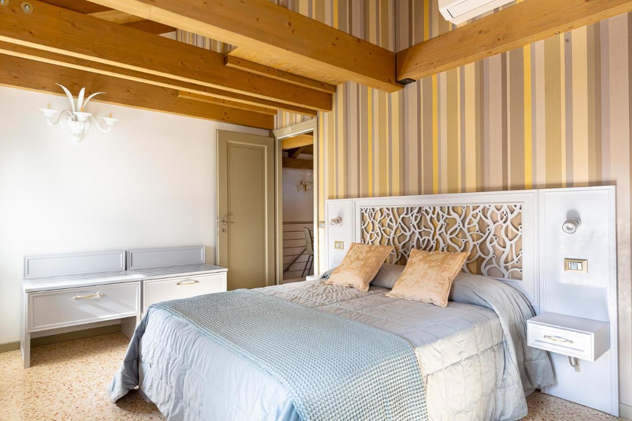 Ca' Cappello Venice Apartment 2 With Canal View Экстерьер фото