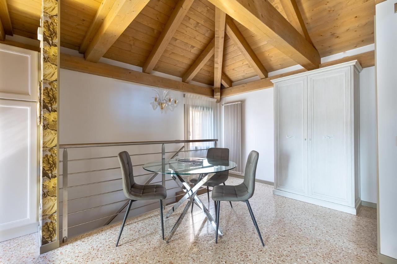 Ca' Cappello Venice Apartment 2 With Canal View Экстерьер фото
