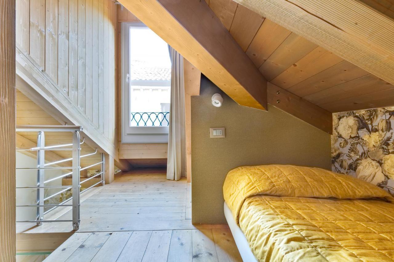 Ca' Cappello Venice Apartment 2 With Canal View Экстерьер фото